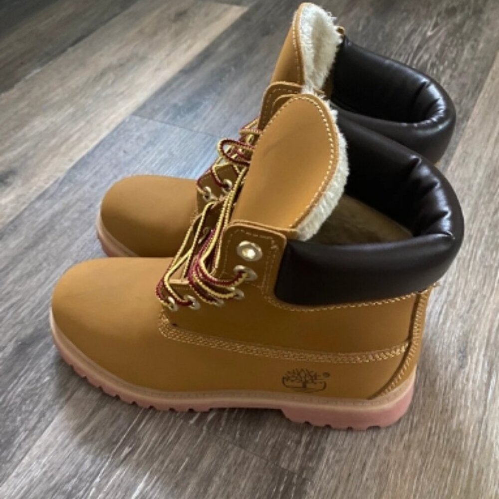 NEW Timberland boots